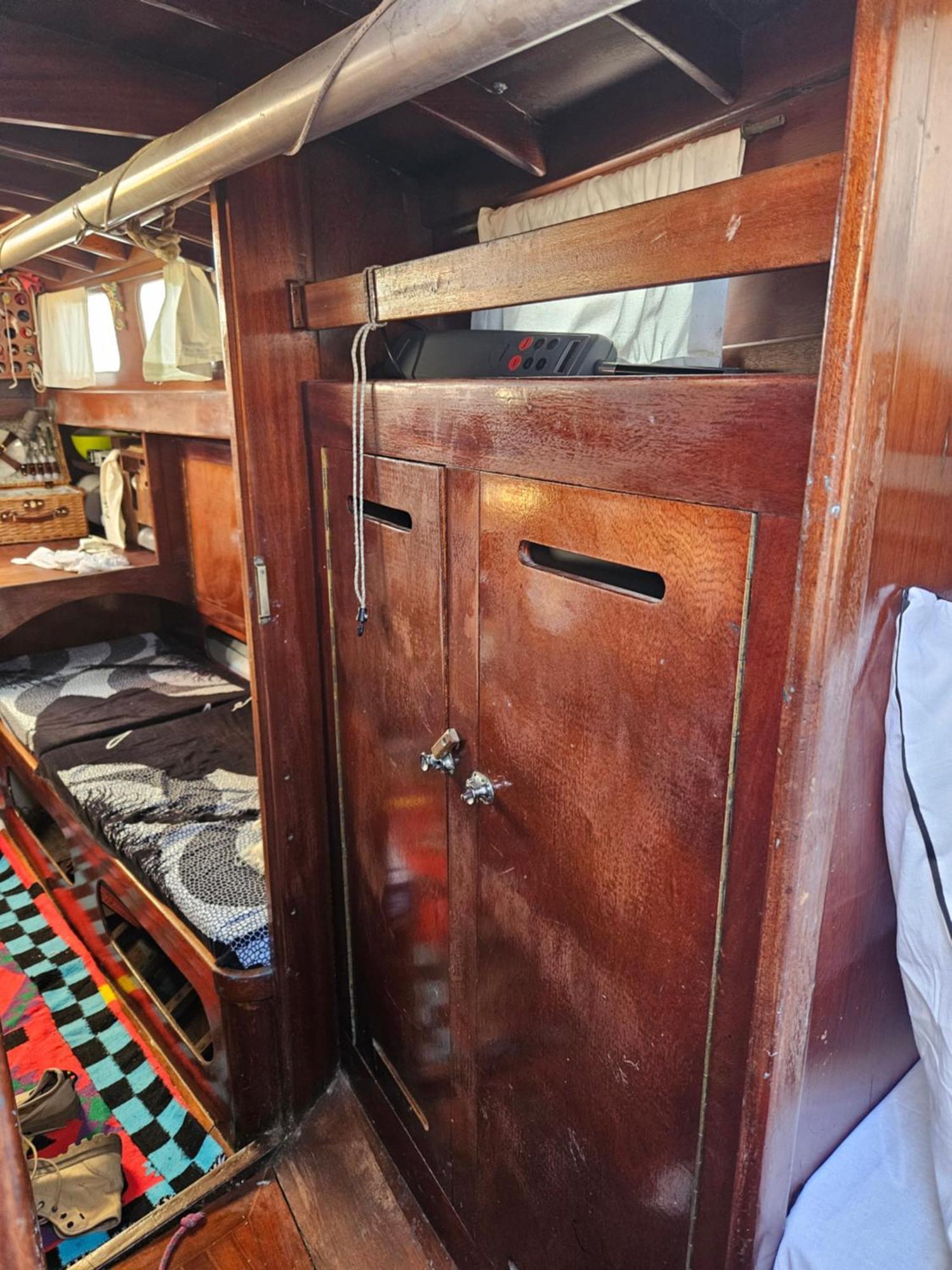 Bateau-hôtel Voilier Santana A *